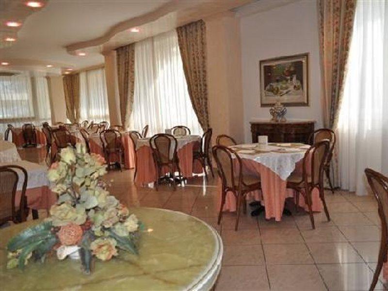 Hotel Gaston Rimini Eksteriør bilde