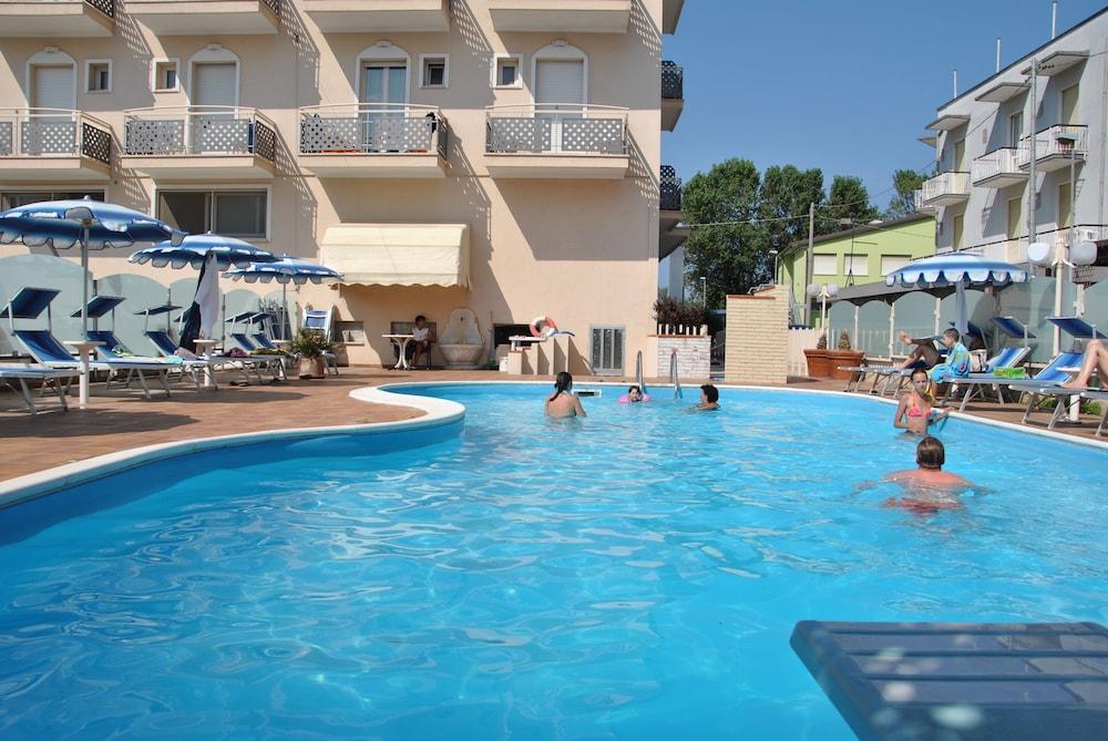 Hotel Gaston Rimini Eksteriør bilde